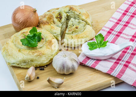 Käse burek/sirnica Zusammensetzung Stockfoto