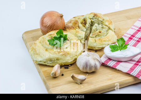 Käse burek/sirnica Zusammensetzung Stockfoto