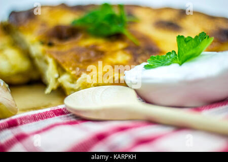 Käse burek/sirnica Zusammensetzung Stockfoto