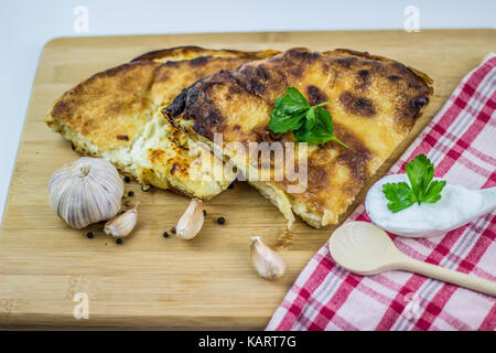 Käse burek/sirnica Zusammensetzung Stockfoto