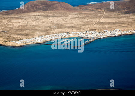 Insel La Graciosa und El Rio Kanal, Chinjo Naturpark, Lanzarote, Kanarische Inseln, Spanien Stockfoto