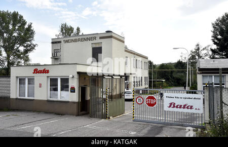 Dolni Nemci, Tschechische Republik. 26 Sep, 2017. Die Produktionsanlage von Bata in Dolni Nemci, Tschechische Republik produzieren über 14.000 Paar Schuhe für Diabetiker in diesem Jahr. Die Anzahl dieser spezielle Schuhe in riesigen Werk des alleinigen Schuster in Mitteleuropa steigt Jahr um 500 bis 700 Paaren. Diabetiker Schuhe begann die Produktion in Dolni Nemci vor 11 Jahren. Klassische Stiefel unterscheiden sich vor allem in ihrer Bauweise. Auf dem Foto ist die Produktionsstätte in Dolni Nemci, Tschechien, am 26. September 2017 gesehen. Credit: Dalibor Gluck/CTK Photo/Alamy leben Nachrichten Stockfoto