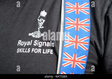 Blandford, Dorset, Großbritannien. 27 Sep, 2017. royal Signale logo und Union Jack klammern Credit: finnbarr Webster/alamy leben Nachrichten Stockfoto