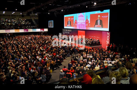 Brighton, UK. 27 Sep, 2017. Jeremy Corbyn liefert seine Führer Rede auf dem Labour-Parteitag in Brighton heute: Simon Dack/Alamy leben Nachrichten Stockfoto