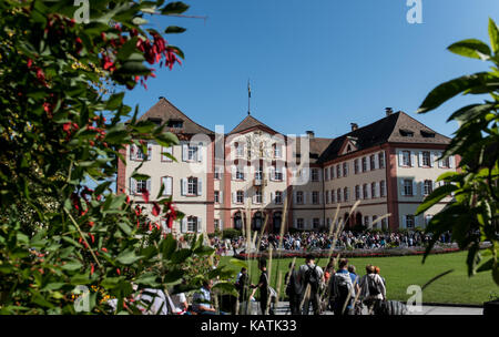 Bodensee, Deutschland. 27 Sep, 2017. Mainau Schloss auf der Insel Mainau im Bodensee, Deutschland, 27. September 2017. Quelle: Patrick Seeger/dpa/Alamy leben Nachrichten Stockfoto