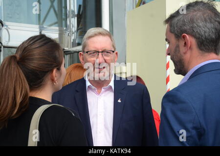 Brighton, Großbritannien, 27/09/2017 Len McCluskey von Unite verlassen. Die Teilnehmer verlassen die Labour Party Konferenz Nach der letzten Rede von Jeremy Corbyn. Stockfoto