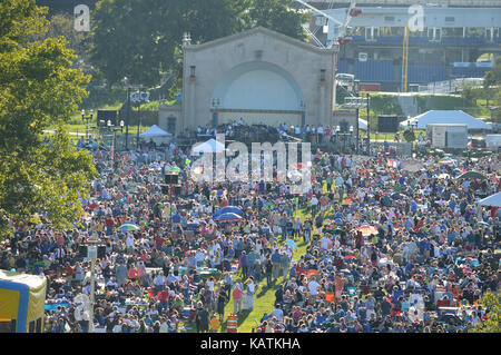 Davenport, Iowa, USA. 6. Sep 2014. Die Q-C-Pop Konzert in Le Claire Park, Davenport Ia. Credit: Meghan Mclaughlin/Viererkabel - Zeiten/ZUMA Draht/Alamy leben Nachrichten Stockfoto