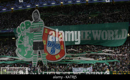 Lissabon, Portugal. 27 Sep, 2017. Sportliche "s Anhänger während des Spiels zwischen Sporting CP v FC Barcelona in der UEFA Champions League Endspiel Spiel im Estadio Jose Alvalade am 27. September 2017 in Lissabon, Portugal. Credit: Bruno Barros/Alamy leben Nachrichten Stockfoto