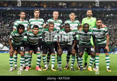 Lissabon, Portugal. 27 Sep, 2017. Die sportliche Spieler posieren für ein Gruppenfoto vor dem UEFA Champions League Gruppe D Match zwischen Sporting CP und FC Barcelona in Lissabon, Portugal, an Sept. 27, 2017. Barcelona gewann 1:0. Credit: Zhang Liyun/Xinhua/Alamy leben Nachrichten Stockfoto