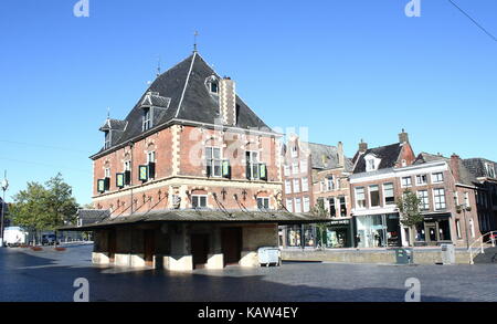 Ende des 16. Jahrhunderts Waag Gebäude (Haus) am Waagplein in Leeuwarden, Niederlande, ein Wahrzeichen Stockfoto