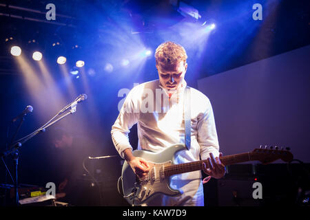 Der norwegische Sänger, Songwriter und Musiker Gundelach spielt ein Live-Konzert beim niederländischen Showcase Festival und der Musikkonferenz Eurosonic Festival 2017 in Groningen. Niederlande, 12/01 2017. Stockfoto