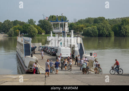Ungarn, Mohacs, Donau Fähre Stockfoto