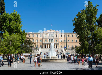 Griechische Parlament Gebäude (alte königliche Palast) in den Syntagma-platz, Athen, Griechenland Stockfoto