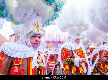 Die Teilnehmer der Binche Karneval in Binche, Belgien Stockfoto