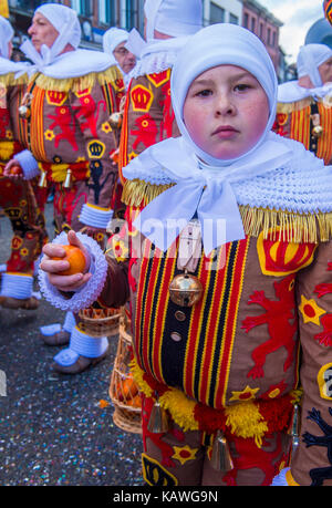 Die Teilnehmer der Binche Karneval in Binche, Belgien Stockfoto