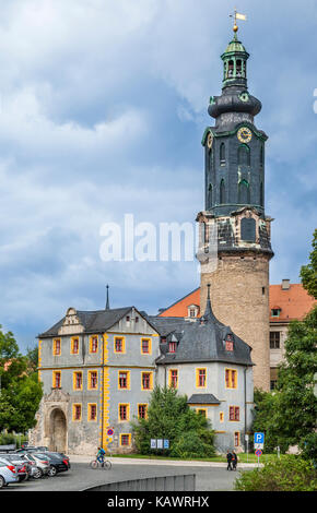 Deutschland, Thüringen, Weimar, Schloss Weimar, der ehemaligen Residenz der Herzöge von Sachsen-Weimar und Eisenach mit Blick auf die Burg Turm und die bastil Stockfoto