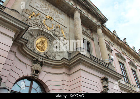 Barockgebäude (Deutsches Historisches Museum) unter den Linden in Berlin. Stockfoto