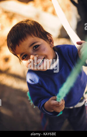 Smileing Kinder in marokkanischen Dorf Merzouga, Marokko Stockfoto