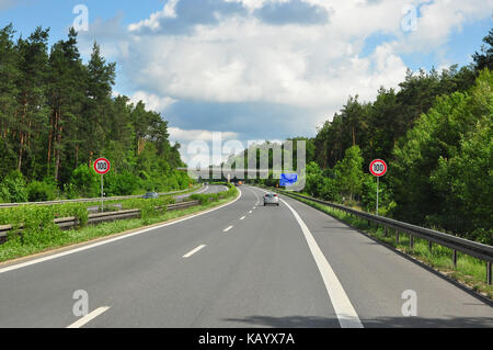 Deutschland, Autobahn a9, Geschwindigkeitsbegrenzung Stockfoto