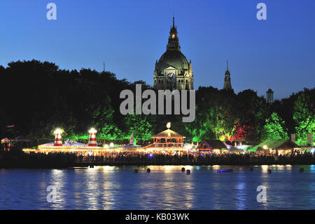 Hannover, Niedersachsen, Maschsee, maschseeufer, Rathaus, maschseefest in der Nacht, Stockfoto