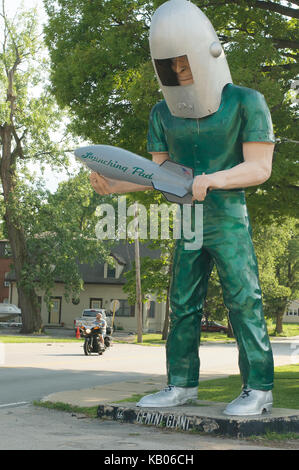 Das Gemini Giant Schalldämpfer Mann Statue auf der Route 66 bei Wilmington, Delaware, USA Stockfoto