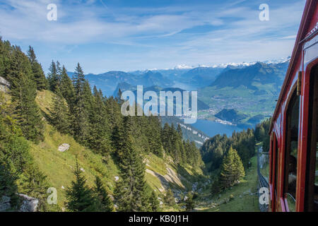 Die zahnradbahn Steigung Mt Pilatus in Luzern Schweiz Luzern Schweizer Stockfoto