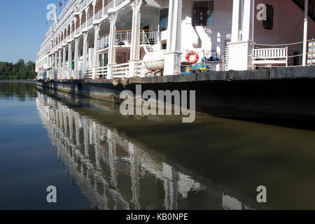 American Queen Steamboat Angedockt an Helena, Arkansas Stockfoto