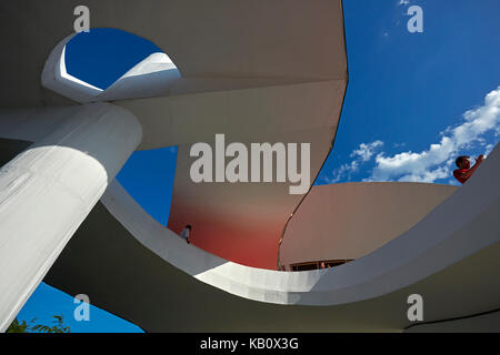 Wendelweg zum Nitreói Contemporary Art Museum, Niteroi, Rio de Janeiro, Brasilien, Südamerika Stockfoto