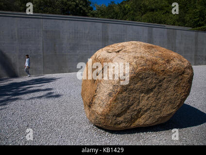 Lee Ufan Museum, entworfen von Tadao Ando, Seto Binnenmeer, Naoshima, Japan Stockfoto