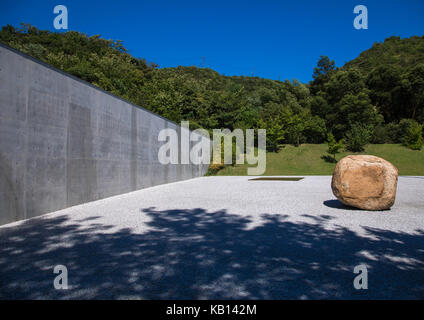 Lee Ufan Museum, entworfen von Tadao Ando, Seto Binnenmeer, Naoshima, Japan Stockfoto