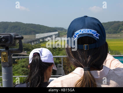 Freiheit und Eisenbahnbrücke über den Fluss imjin zwischen Nord und Süd Korea, Nord Hwanghae Province, Panmunjom, Südkorea Stockfoto