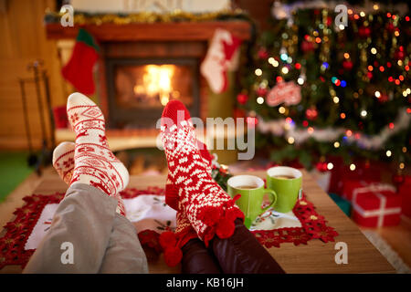 Bunt verzierten Weihnachten Socken - Begriff Stockfoto