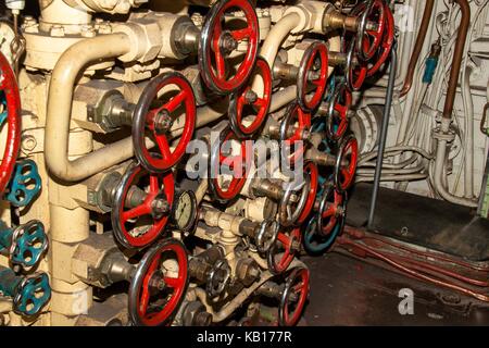 Innenraum der Bekämpfung von u-boot Fahrgastraum mit Geräten der Kontrolle Stockfoto