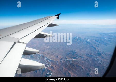 Schöne Aussicht auf die aus dem Flugzeug Fenster verleihen, Asien Stockfoto