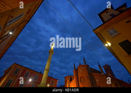 Eine allgemeine Nacht Blick auf Bologna. Aus einer Serie von Fotos in Italien. foto Datum: Samstag, September 16, 2017 Photo Credit: Roger ga Stockfoto