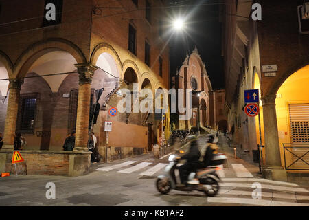 Eine allgemeine Nacht Blick auf Bologna. Aus einer Serie von Fotos in Italien. foto Datum: Samstag, September 16, 2017 Photo Credit: Roger ga Stockfoto