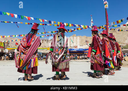 Leh, Indien - 20. September 2017: Unbekannter Künstler in ladakhi Kostüme in die Ladakh Festival am 20. September 2017, Leh, Indien. Stockfoto