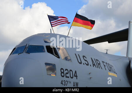 Deutschland, Berlin, Ila 2012, die US-Luftwaffe, Verkehrsmittel Flugzeug, Nationalflaggen, Stockfoto