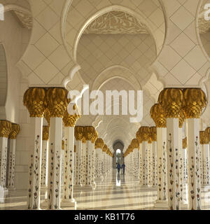 Vereinigte Arabische Emirate, Abu Dhabi, Sheikh Zayed bin Sultan Al Nahyan Moschee, Arkaden, Stockfoto