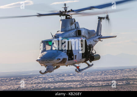 Ein U.S. Marine Corps UH-1Y Gift zu Marine Aviation Waffen und Taktiken Squadron (MAWTS-1 zugewiesen) Stockfoto