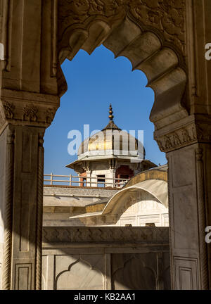 Gerahmte Blick auf Musamman Burj in Agra Fort Uttar Pradesh Indien. Stockfoto