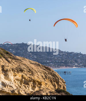 Paragliding in Torrey Pines Glider Port, ca US Stockfoto