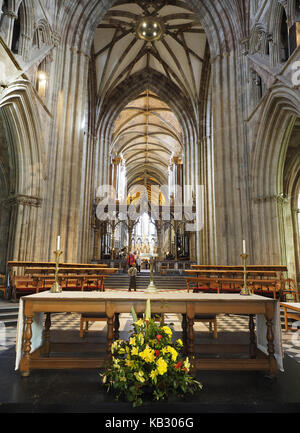 Die Kathedrale von Worcester, Worcestershire, Interieur zeigt historische Artefakte und mittelalterlichen Bildnissen und König Johann von Englands Stockfoto