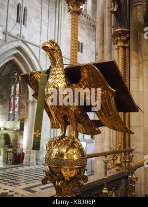 Die Kathedrale von Worcester, Worcestershire, Interieur zeigt historische Artefakte und mittelalterlichen Bildnissen und König Johann von Englands Stockfoto