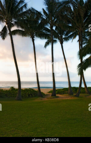 Erstes Licht Schönheit im Paradies entlang der Südküste am Po'ipu auf Hawaii Insel Kauai. Stockfoto