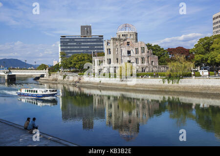 Japan, Kyushu, Hiroshima, Friedensdenkmal, Atombombenkuppel und Fluss Motoyasugawa, Stockfoto