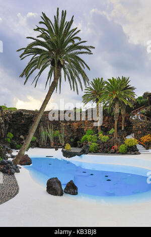 Spanien, Kanarische Inseln, Lanzarote, Jameos del Agua, künstlicher Pool, Stockfoto