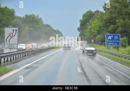 Deutschland, Bayern, chiemgau, Autobahn, a8, Verkehr, Regen, schlechtes Wetter, Stockfoto