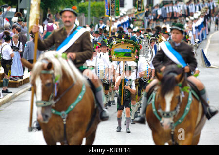 85. Loisachgaufest der Trachtenvereine in Bad Tölz, Stockfoto