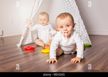 Kinder- Hütte im Zimmer. Interieur der Zimmer der Kinder Stockfoto